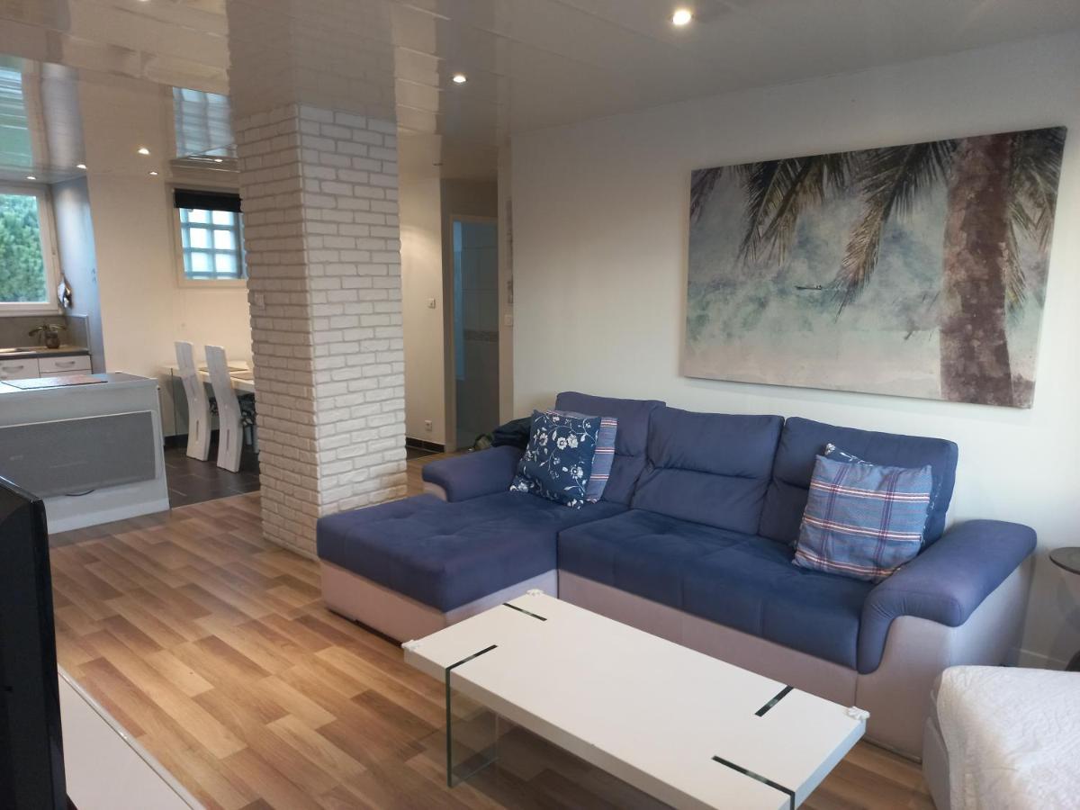60 m2 , 2 chambres, très calme, plage et commerces à 3 minutes à pied, WIFI fibre optique et parking gratuit La Seyne-sur-Mer Extérieur photo