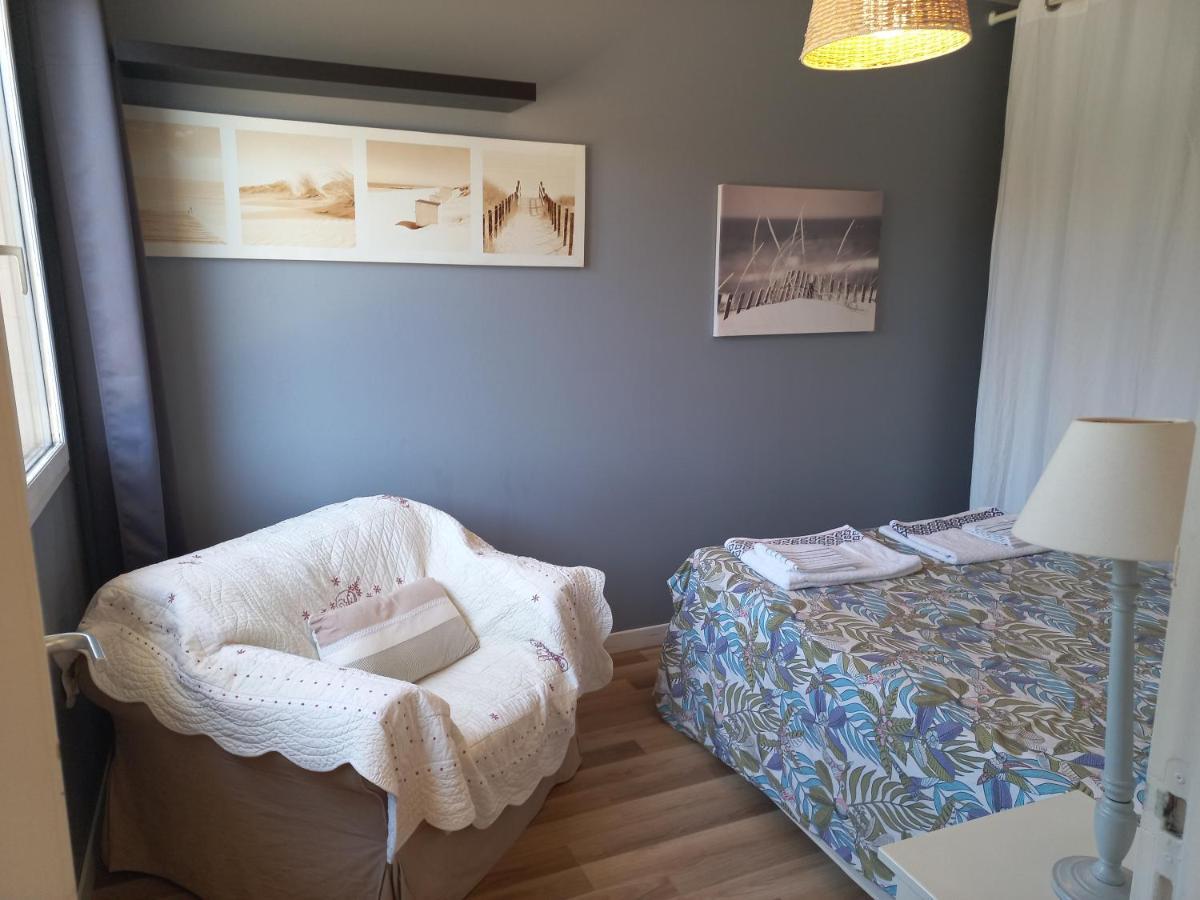 60 m2 , 2 chambres, très calme, plage et commerces à 3 minutes à pied, WIFI fibre optique et parking gratuit La Seyne-sur-Mer Extérieur photo