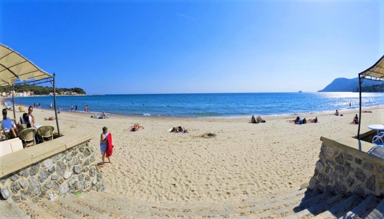60 m2 , 2 chambres, très calme, plage et commerces à 3 minutes à pied, WIFI fibre optique et parking gratuit La Seyne-sur-Mer Extérieur photo